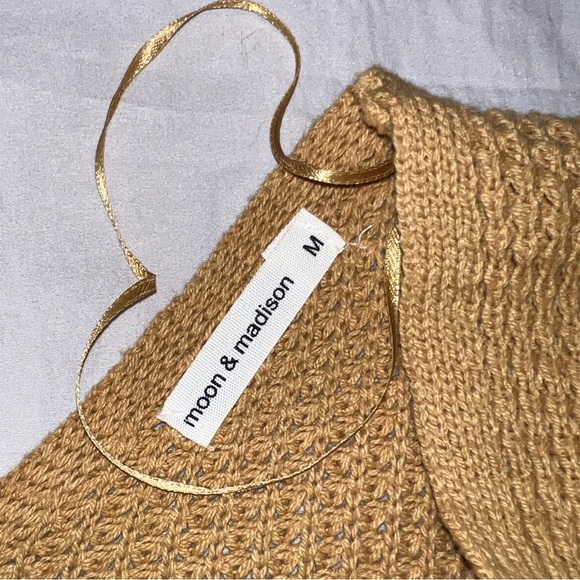 Super cute knot sweater - Picture 13 of 15